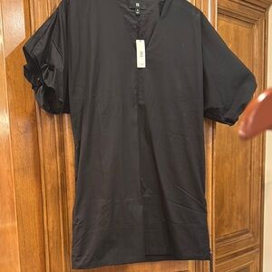 Women’s short sleeve  black dress with side pockets